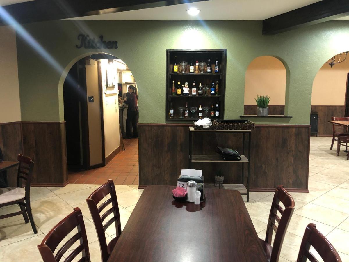 Royal Inn ポートラバカ エクステリア 写真